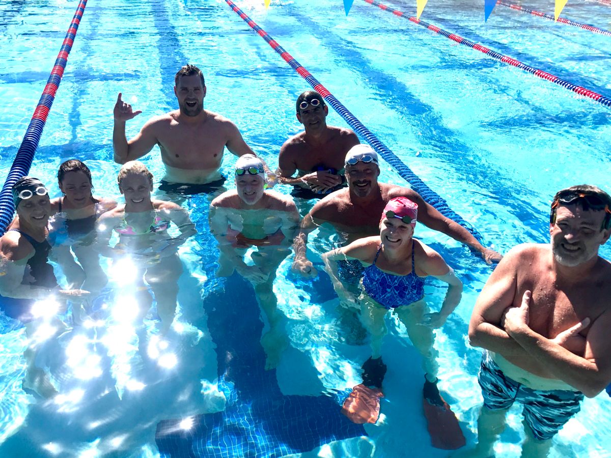 Swimmers resting between sets at the 100 x 100s challenge