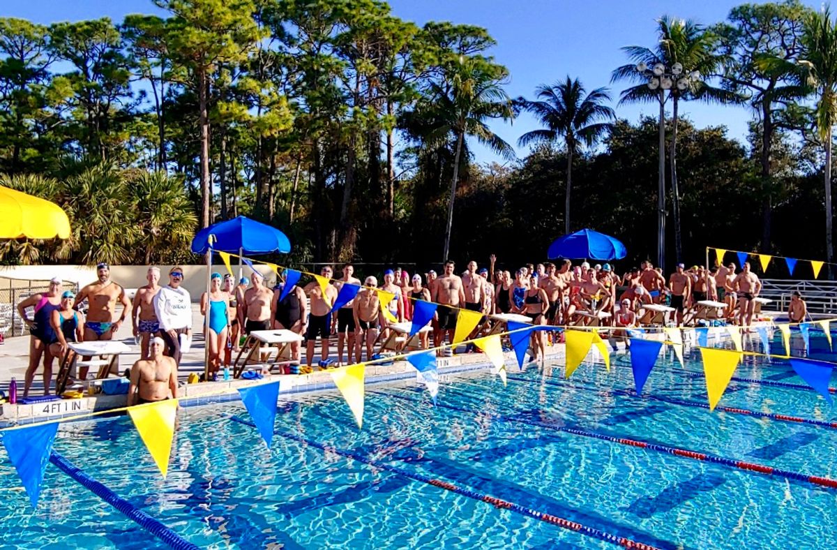Swimmers taking on the 100 x 100s New Year's challenge